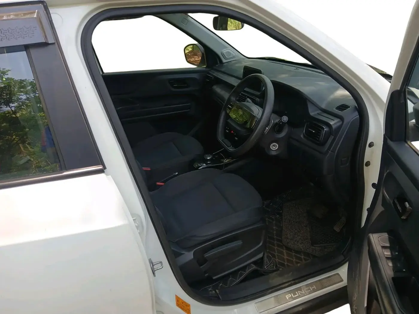 2025 Tata PUNCH EV SMART PLUS 3.3, Electric, Automatic, 32,807 km, interior