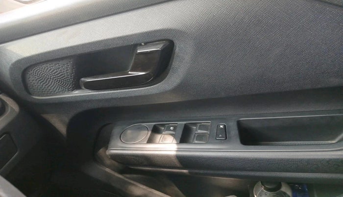 2025 Tata PUNCH EV SMART PLUS 3.3, Electric, Automatic, 32,807 km, interior