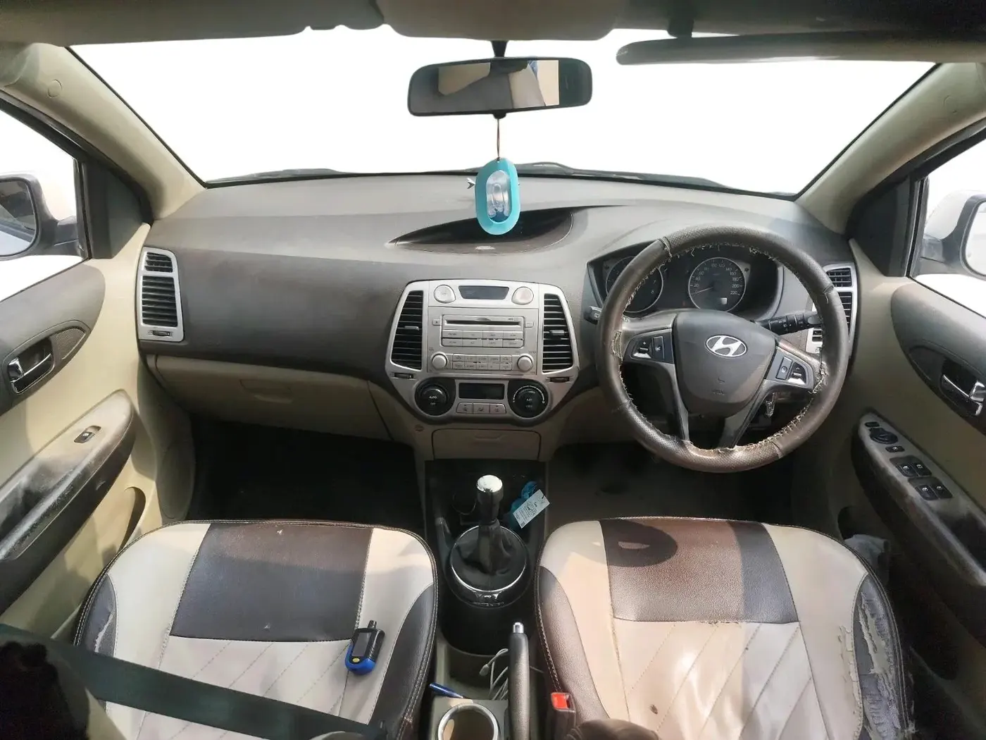 2010 Hyundai i20 ASTA 1.2, CNG, Manual, 1,48,117 km, interior