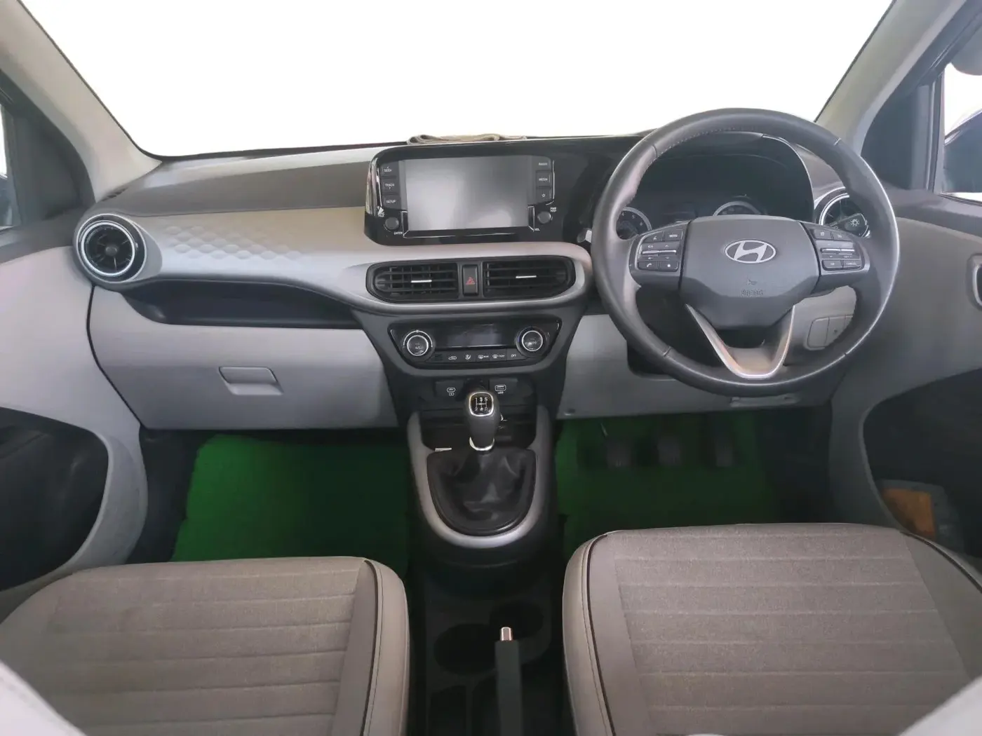 2024 Hyundai GRAND I10 NIOS ASTA 1.2 KAPPA VTVT, Petrol, Manual, 21,724 km, interior