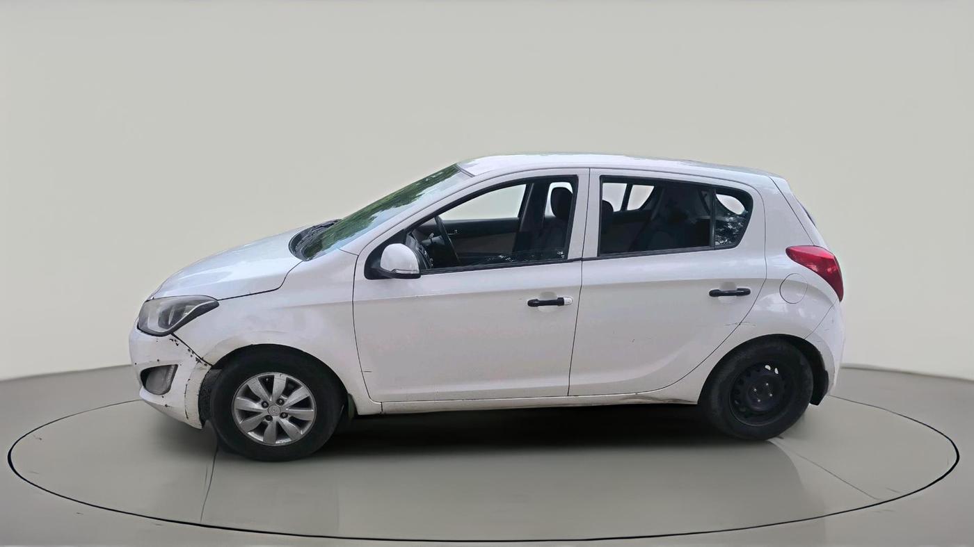 2013 Hyundai i20 SPORTZ 1.2, CNG, Manual, 1,71,745 km, exterior