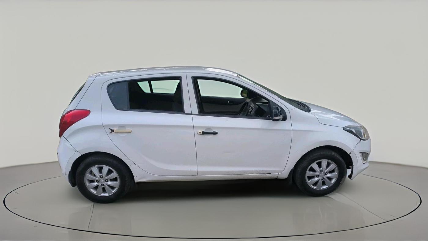 2013 Hyundai i20 SPORTZ 1.2, CNG, Manual, 1,71,745 km, exterior