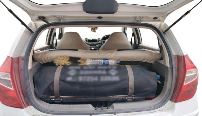 2013 Hyundai i10 ERA 1.1, CNG, Manual, 1,50,205 km, exterior