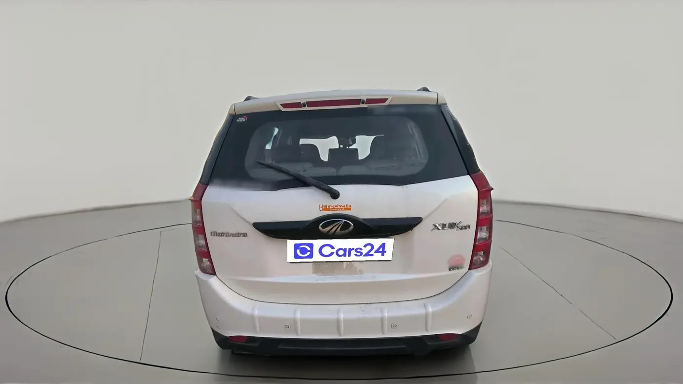 2017 Mahindra XUV500 W6, Diesel, Manual, 60,560 km, exterior