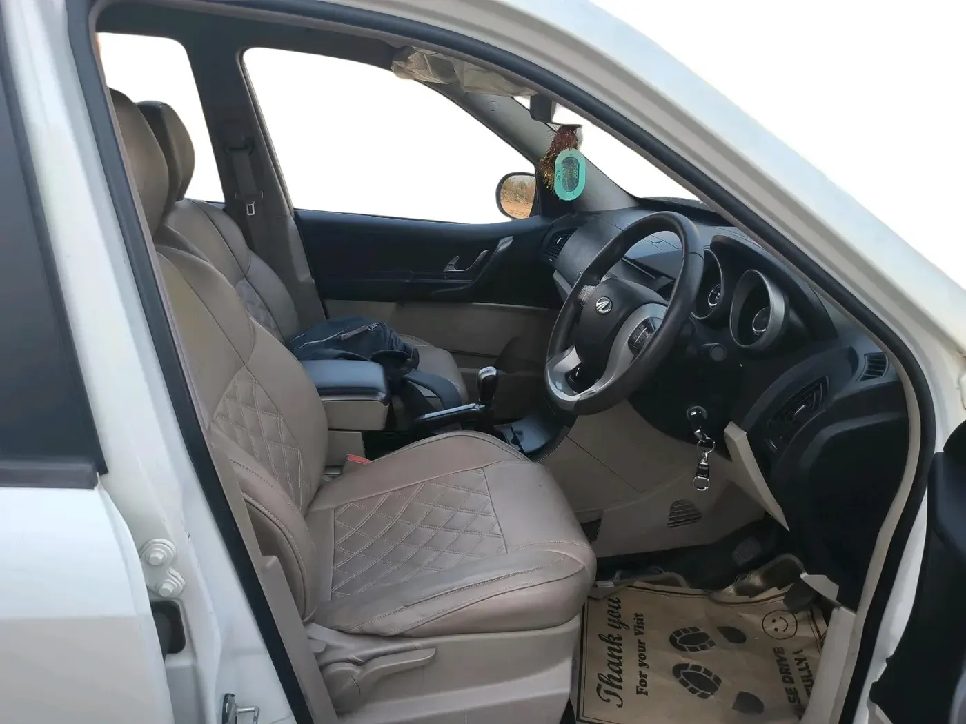 2017 Mahindra XUV500 W6, Diesel, Manual, 60,560 km, interior