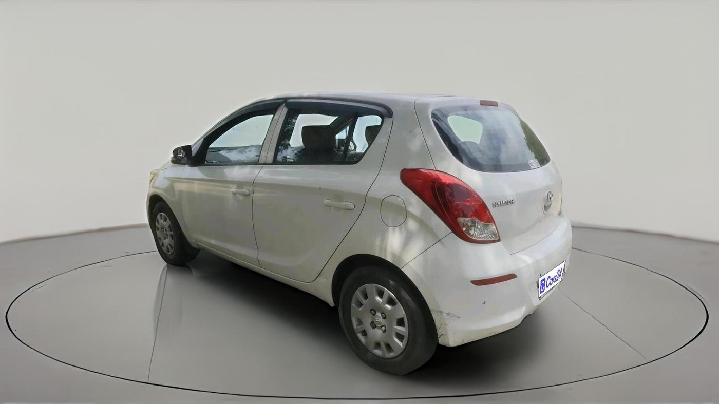 2013 Hyundai i20 MAGNA 1.2, CNG, Manual, 1,39,848 km, exterior