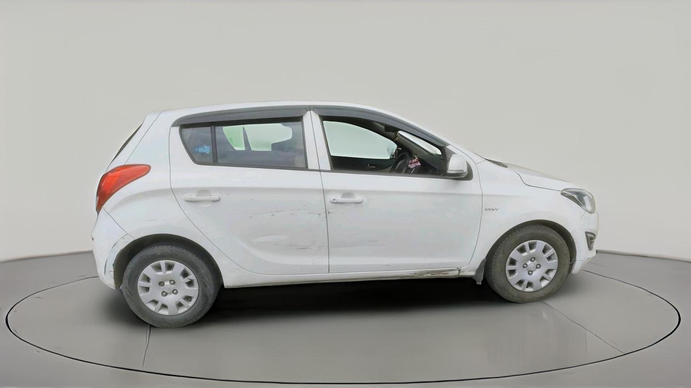 2013 Hyundai i20 MAGNA 1.2, CNG, Manual, 1,39,848 km, exterior