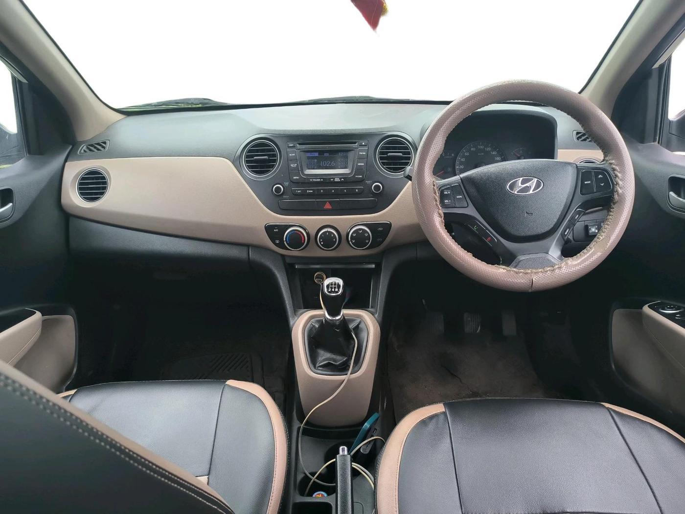 2015 Hyundai Xcent S (O) 1.2, CNG, Manual, 2,67,819 km, interior