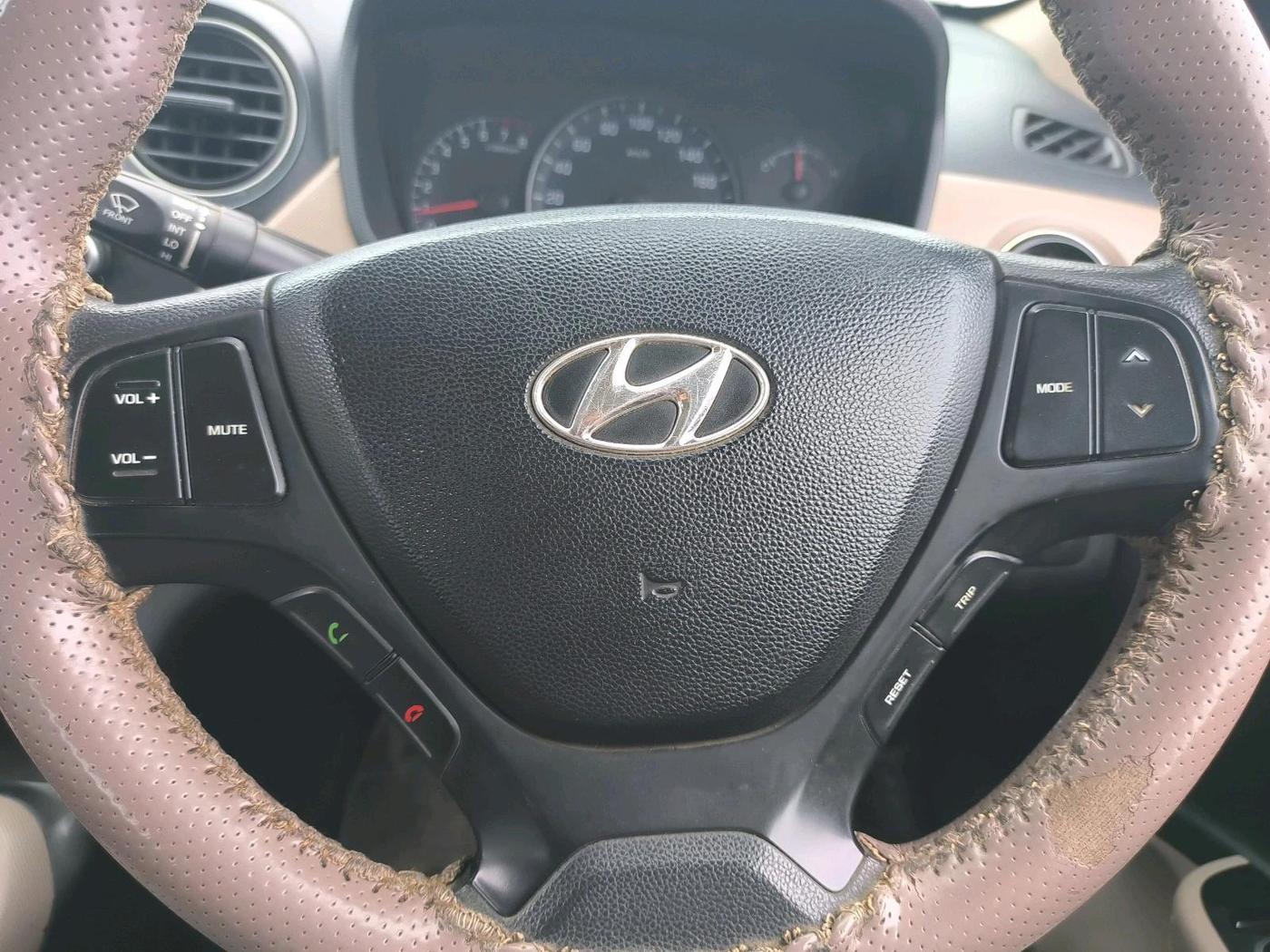 2015 Hyundai Xcent S (O) 1.2, CNG, Manual, 2,67,819 km, interior