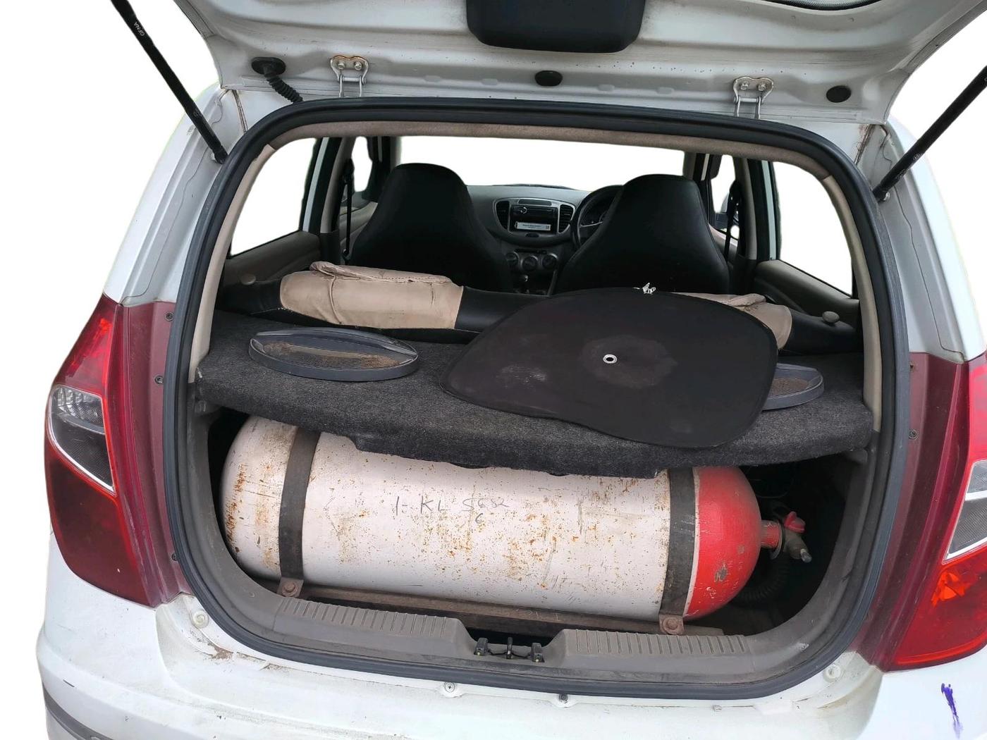 2011 Hyundai i10 MAGNA 1.1, CNG, Manual, 1,83,361 km, exterior