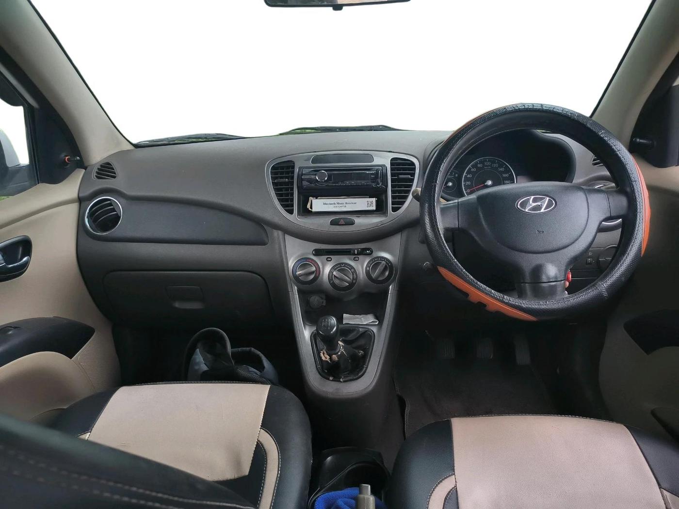 2011 Hyundai i10 MAGNA 1.1, CNG, Manual, 1,83,361 km, interior
