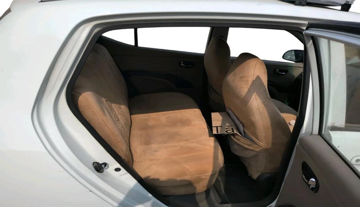 2011 Hyundai i10 MAGNA 1.1, CNG, Manual, 1,46,946 km, interior