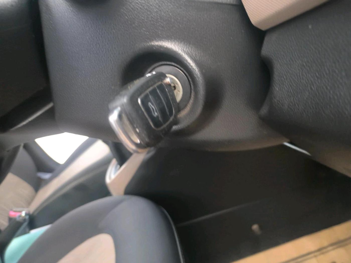 2015 Hyundai Grand i10 SPORTZ 1.1 CRDI, Diesel, Manual, 87,683 km, interior