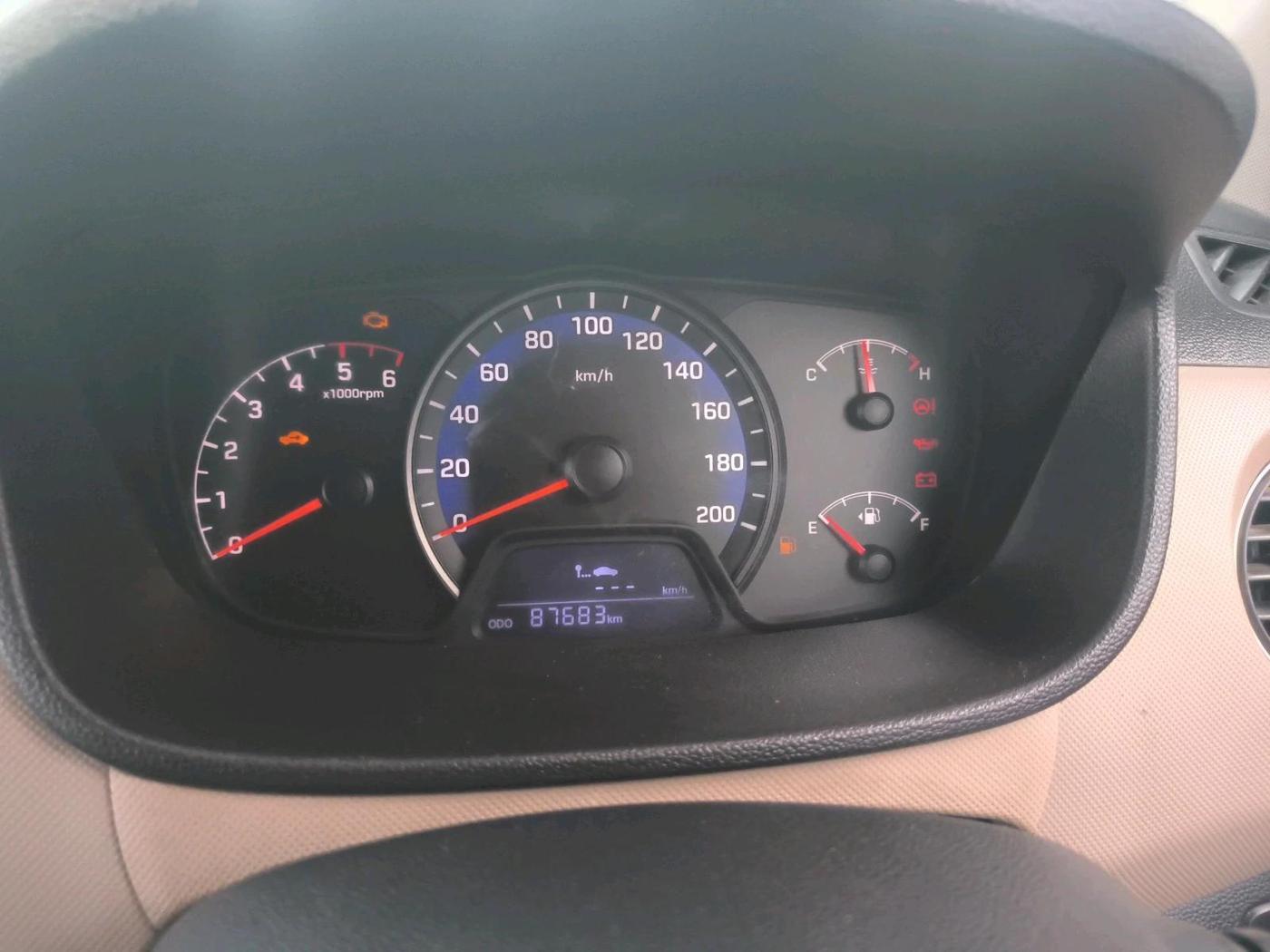 2015 Hyundai Grand i10 SPORTZ 1.1 CRDI, Diesel, Manual, 87,683 km, interior