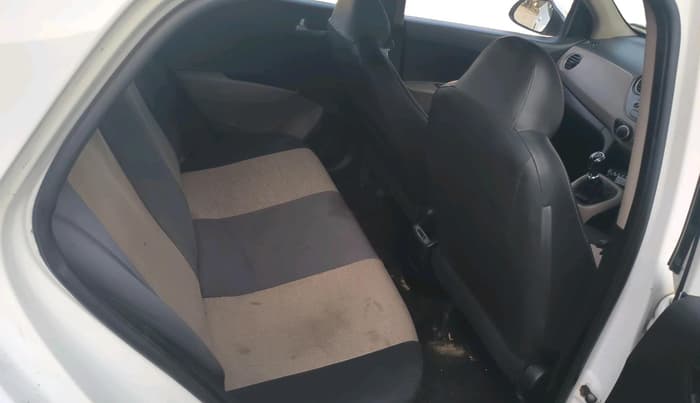 2015 Hyundai Grand i10 SPORTZ 1.1 CRDI, Diesel, Manual, 87,683 km, interior