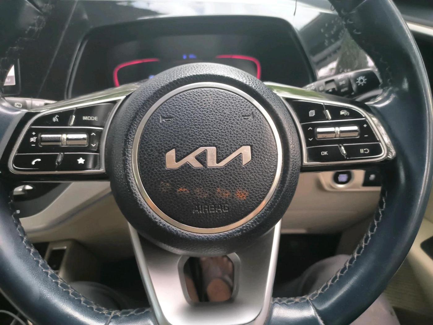 2022 KIA CARENS LUXURY PLUS 1.5 DIESEL 7 STR, Diesel, Manual, 1,13,748 km, interior