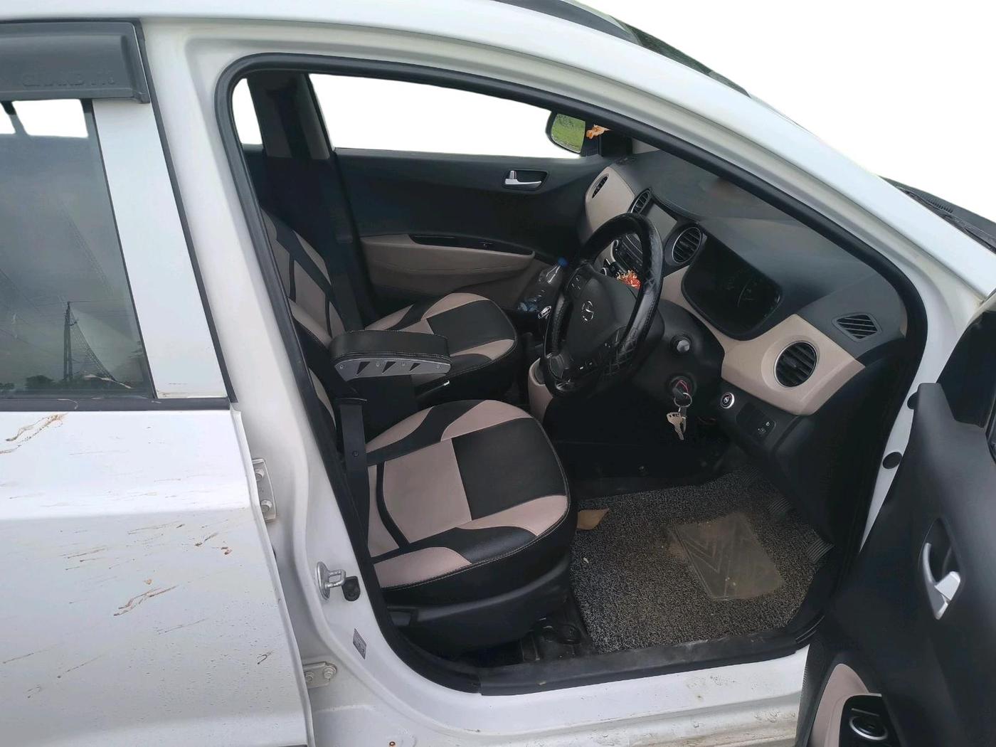 2018 Hyundai Grand i10 SPORTZ 1.2 KAPPA VTVT, CNG, Manual, 1,44,848 km, interior