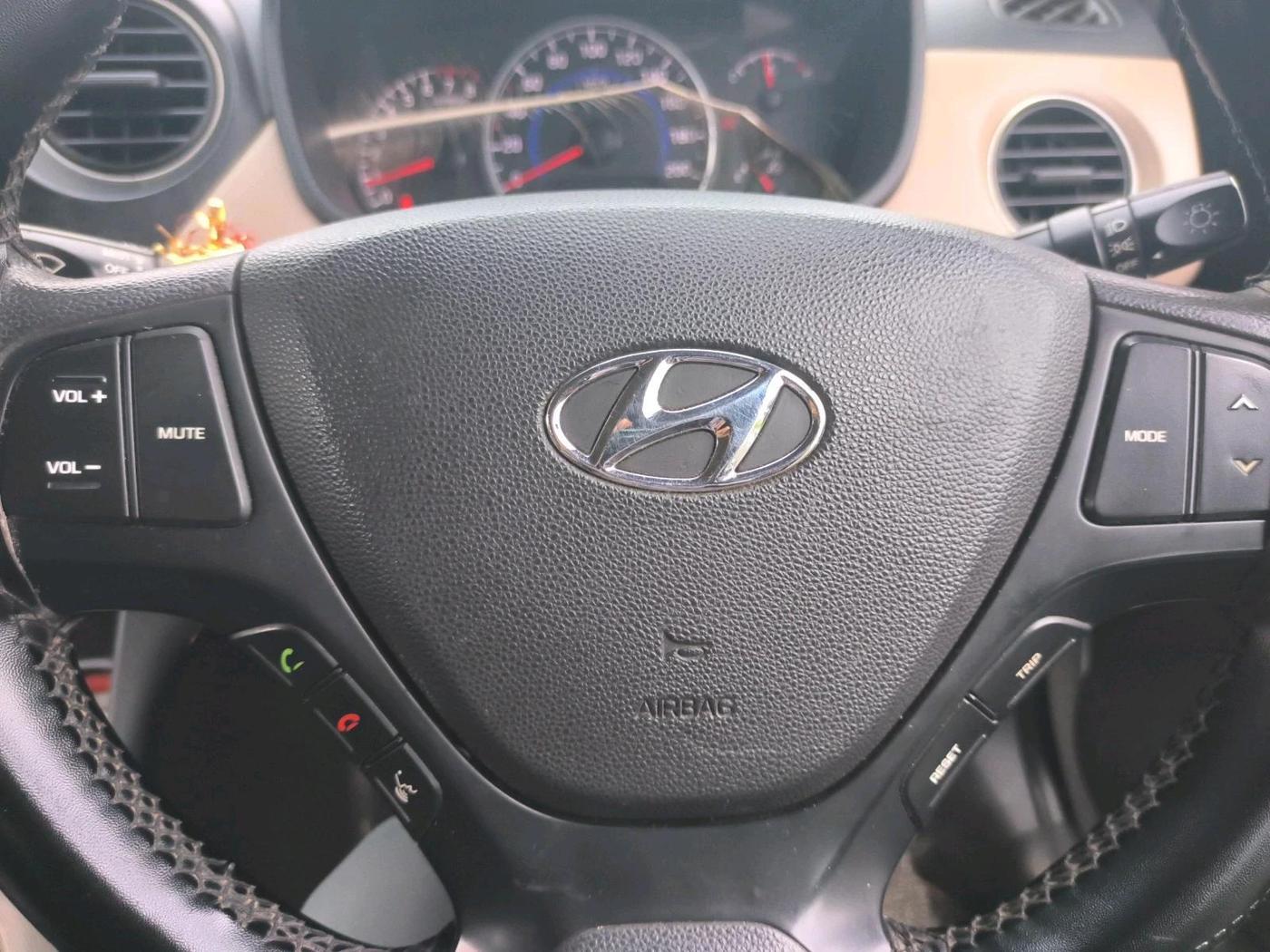 2018 Hyundai Grand i10 SPORTZ 1.2 KAPPA VTVT, CNG, Manual, 1,44,848 km, interior