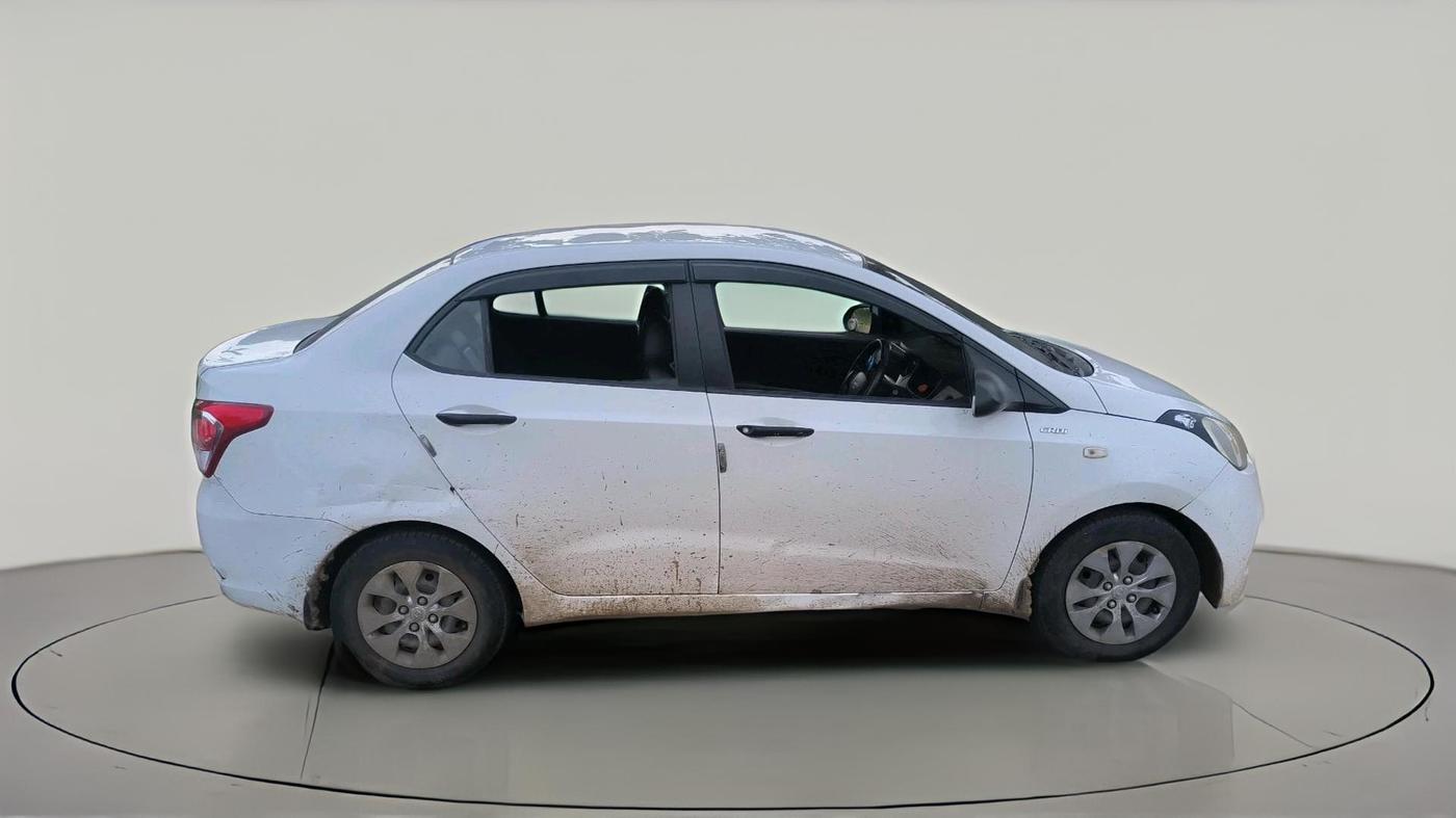 2015 Hyundai Xcent BASE 1.1, Diesel, Manual, 1,61,431 km, exterior