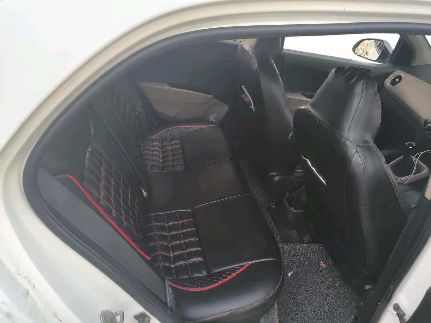 2015 Hyundai Xcent BASE 1.1, Diesel, Manual, 1,61,431 km, interior