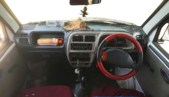2016 Maruti Eeco 5 STR, CNG, Manual, 1,19,894 km, interior