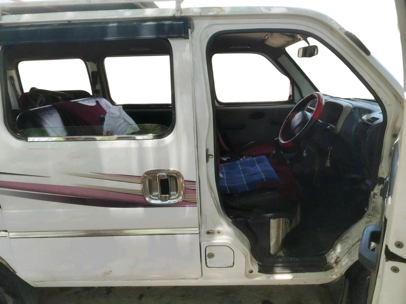 2016 Maruti Eeco 5 STR, CNG, Manual, 1,19,894 km, interior