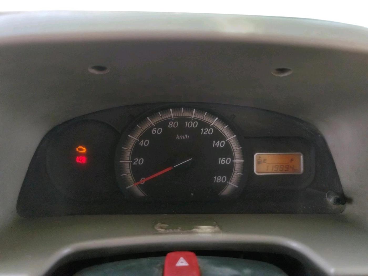 2016 Maruti Eeco 5 STR, CNG, Manual, 1,19,894 km, interior