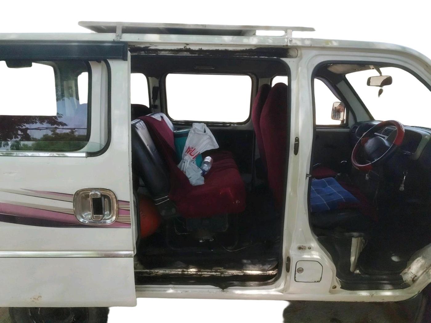 2016 Maruti Eeco 5 STR, CNG, Manual, 1,19,894 km, interior