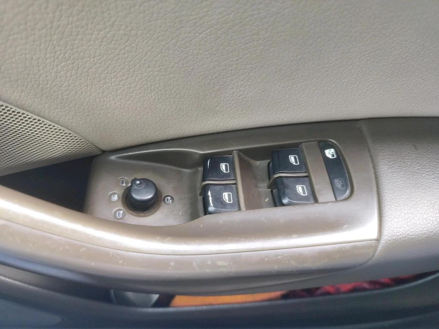 2012 Audi Q3 2.0 TDI, Diesel, Automatic, 1,78,947 km, interior