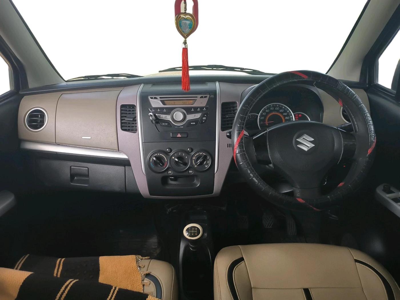 2013 Maruti Wagon R 1.0 VXI, CNG, Manual, 1,12,798 km, interior
