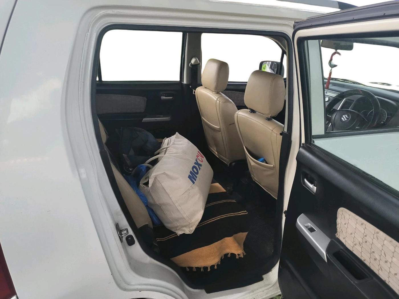 2013 Maruti Wagon R 1.0 VXI, CNG, Manual, 1,12,798 km, interior