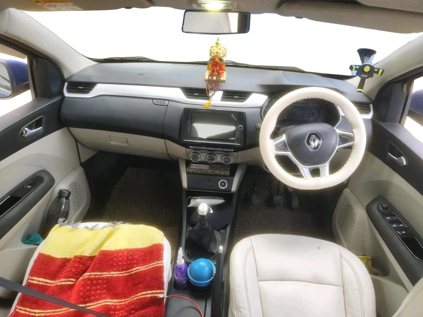 2020 Renault TRIBER RXZ, Petrol, Manual, 1,35,387 km, interior