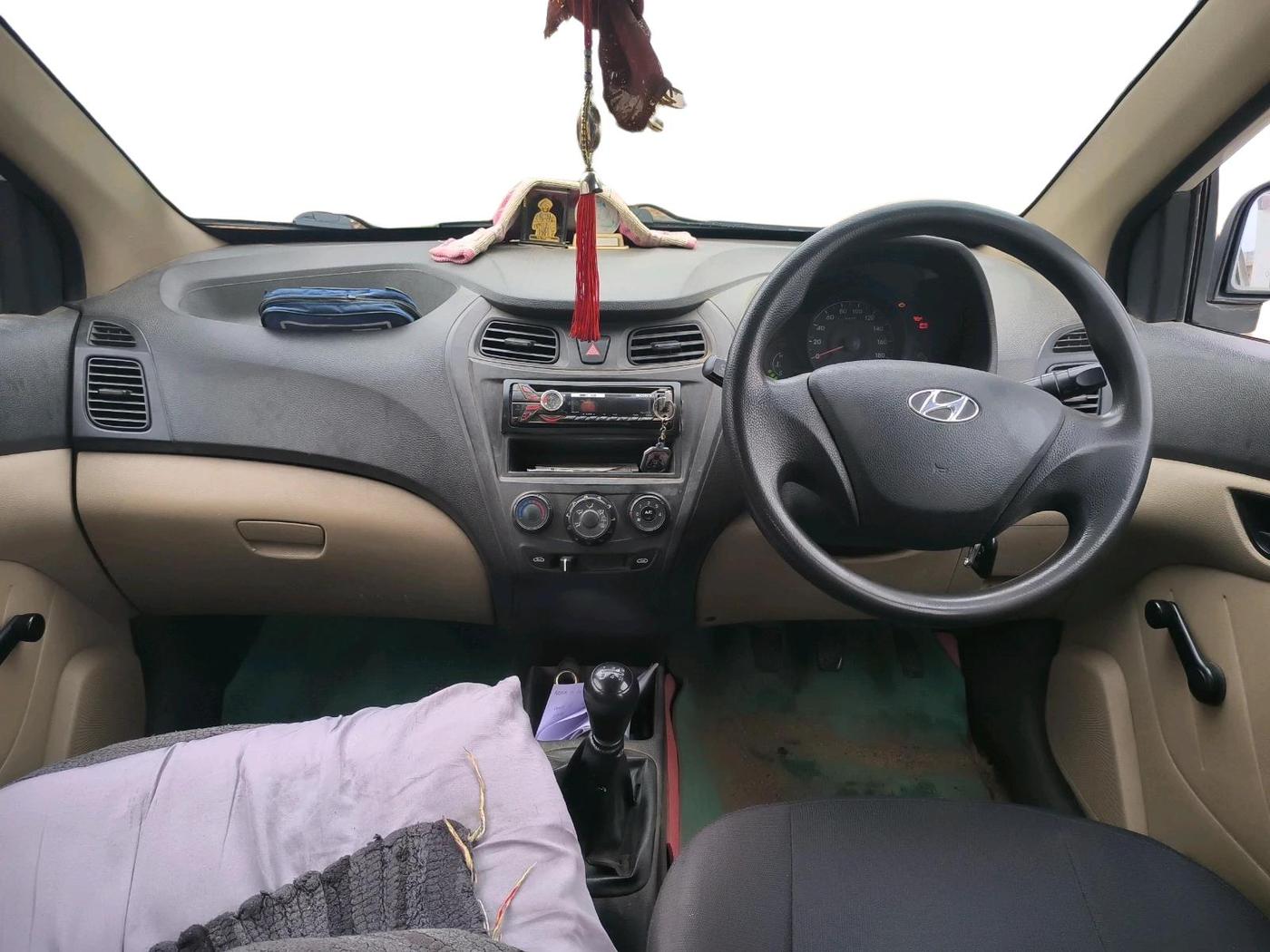 2012 Hyundai Eon D-LITE, CNG, Manual, 2,27,082 km, interior