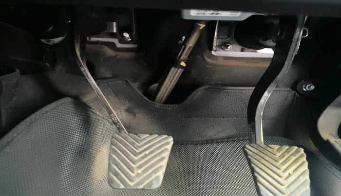 2019 Hyundai VENUE SX 1.0 TURBO, Petrol, Manual, 1,03,439 km, interior