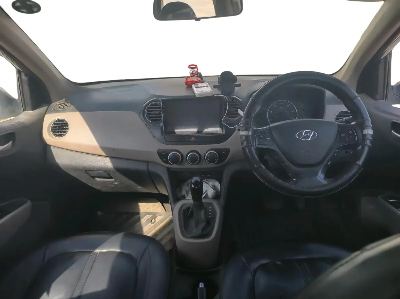 2016 Hyundai Grand i10 ASTA (O) AT 1.2 KAPPA VTVT, Petrol, Automatic, 1,58,000 km, interior
