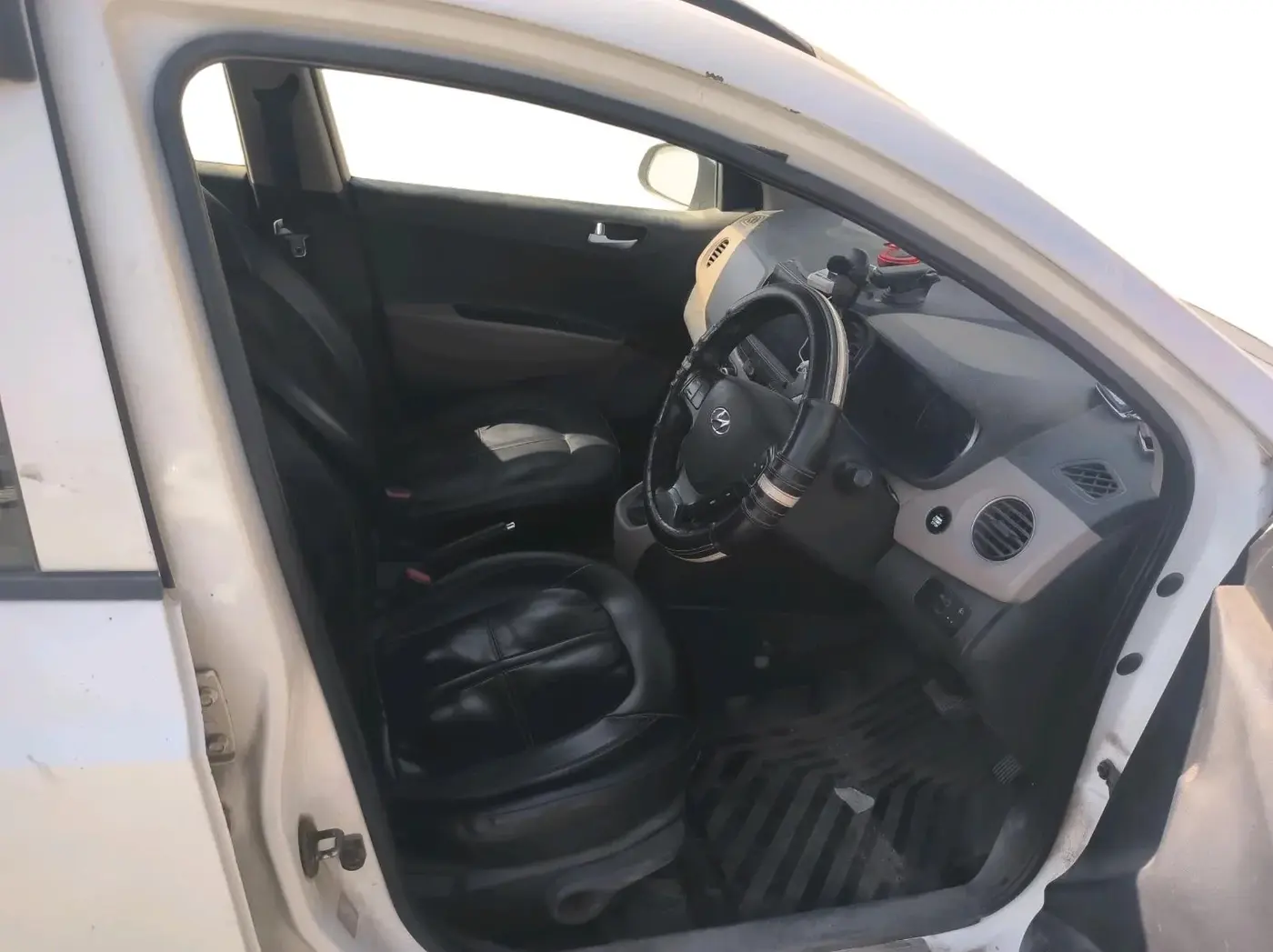 2016 Hyundai Grand i10 ASTA (O) AT 1.2 KAPPA VTVT, Petrol, Automatic, 1,58,000 km, interior
