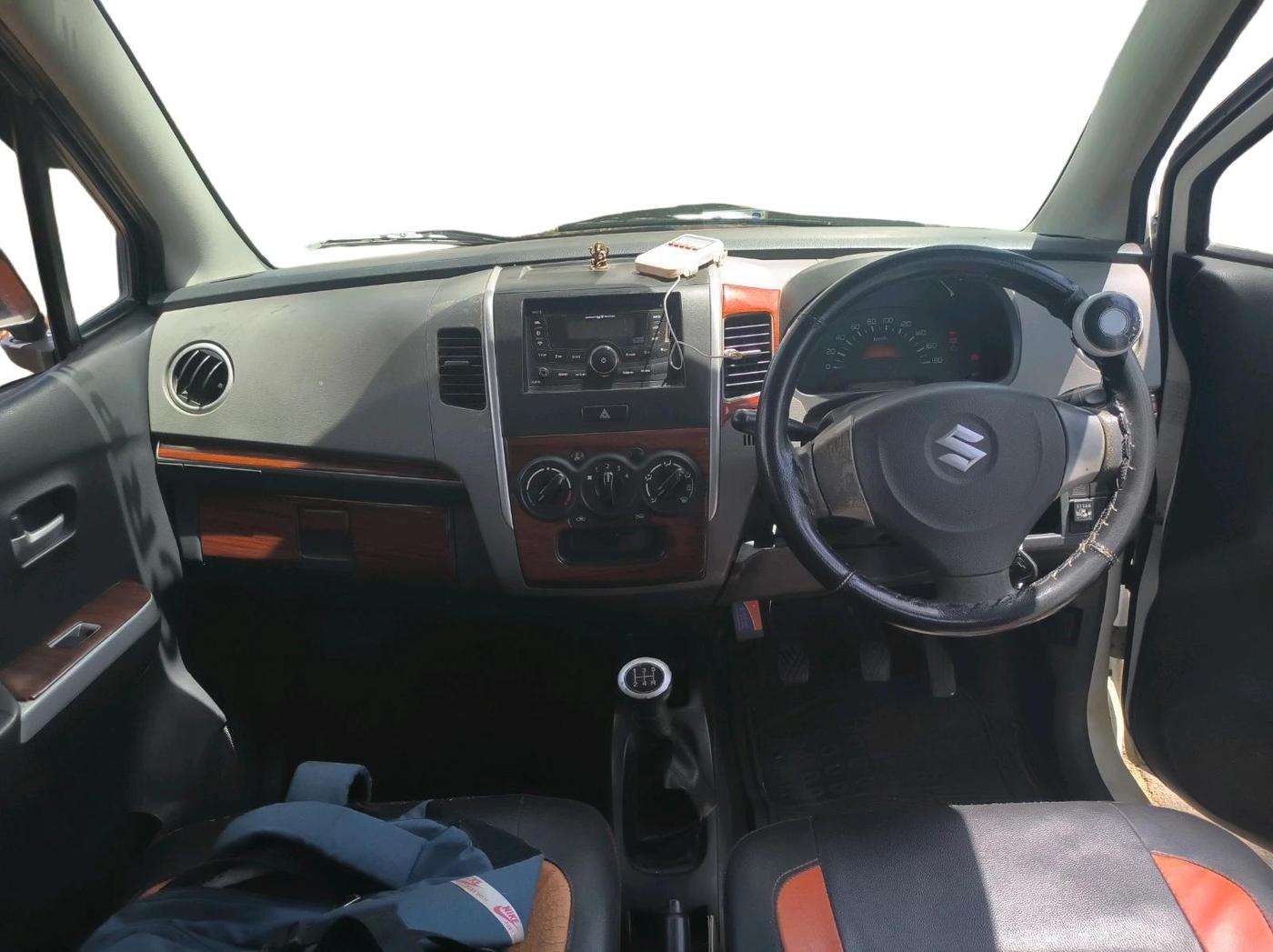 2012 Maruti Wagon R 1.0 LXI, CNG, Manual, 1,35,085 km, interior