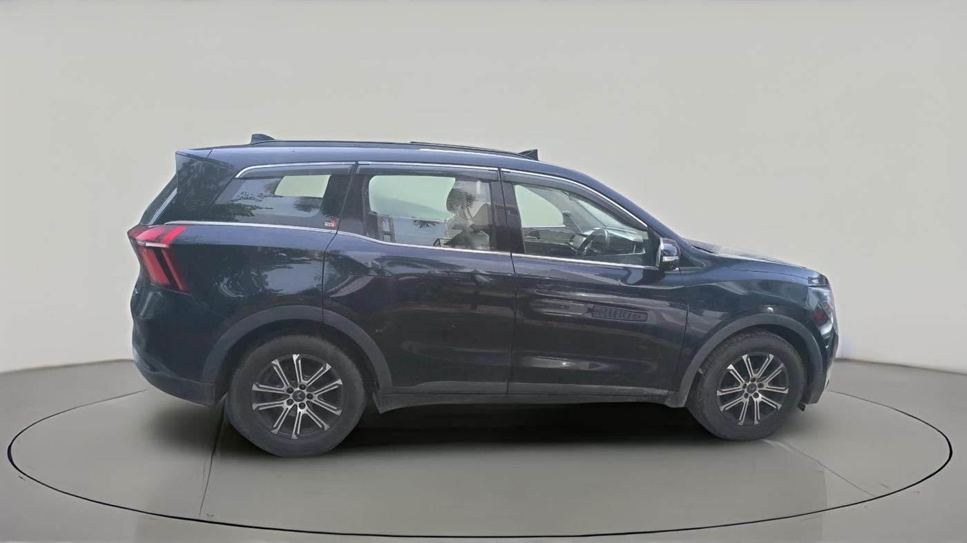 2021 Mahindra XUV700 AX 7 P MT 7 STR, Petrol, Manual, 63,207 km, exterior