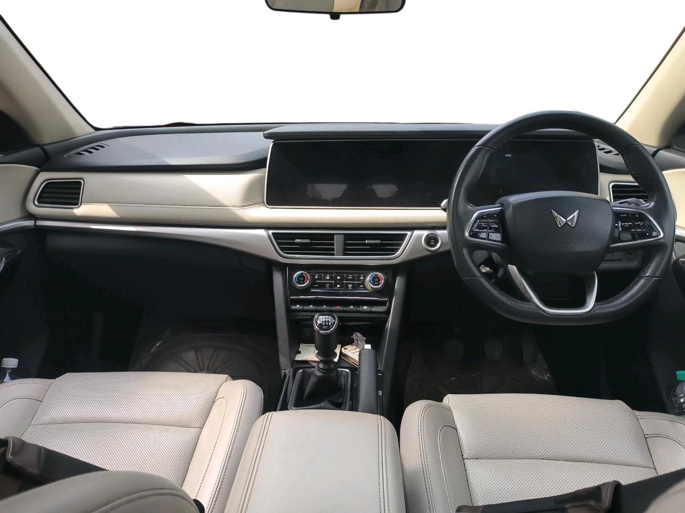 2021 Mahindra XUV700 AX 7 P MT 7 STR, Petrol, Manual, 63,207 km, interior