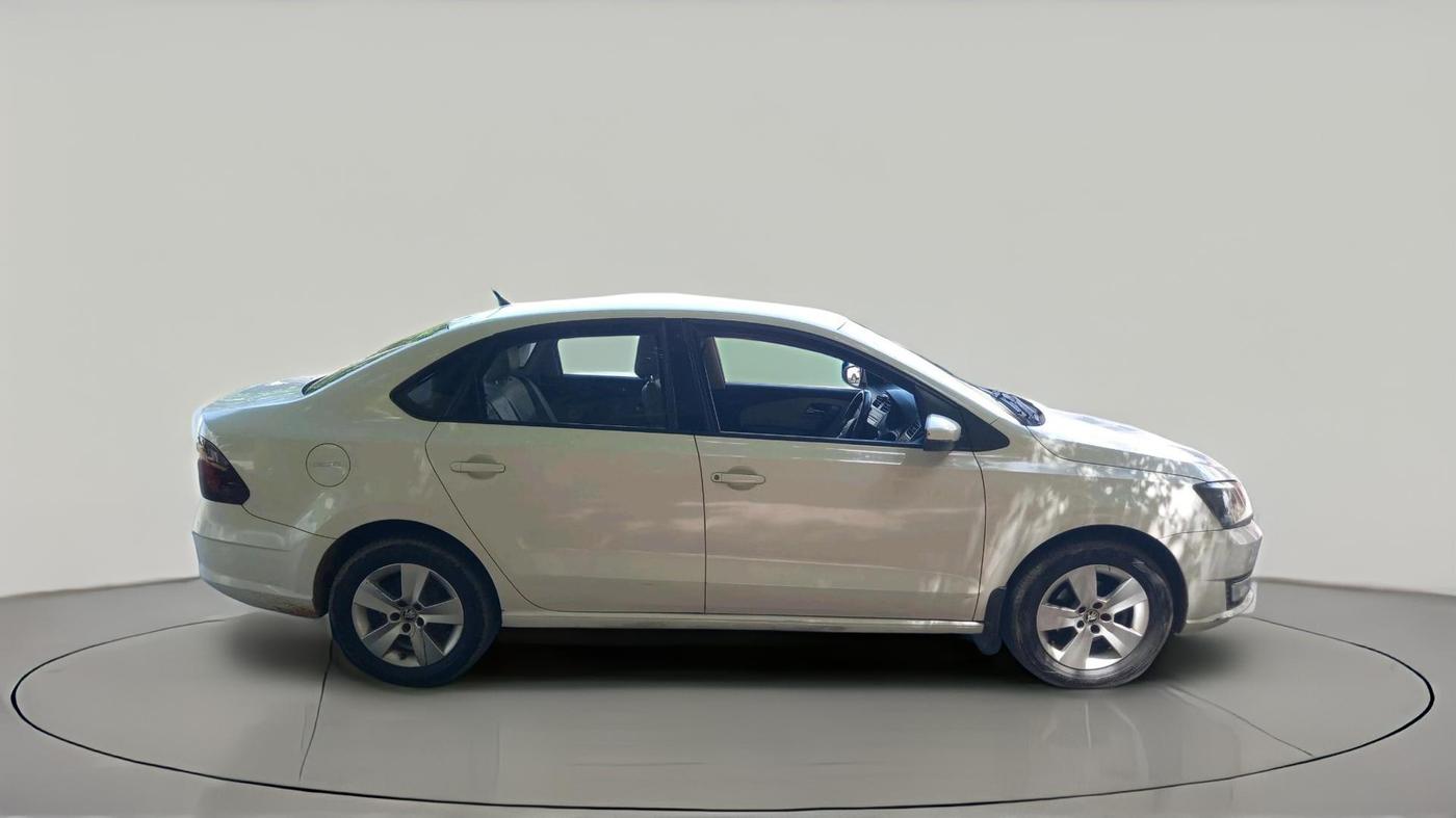 2018 Skoda Rapid AMBITION 1.5 TDI, Diesel, Manual, 1,81,391 km, exterior