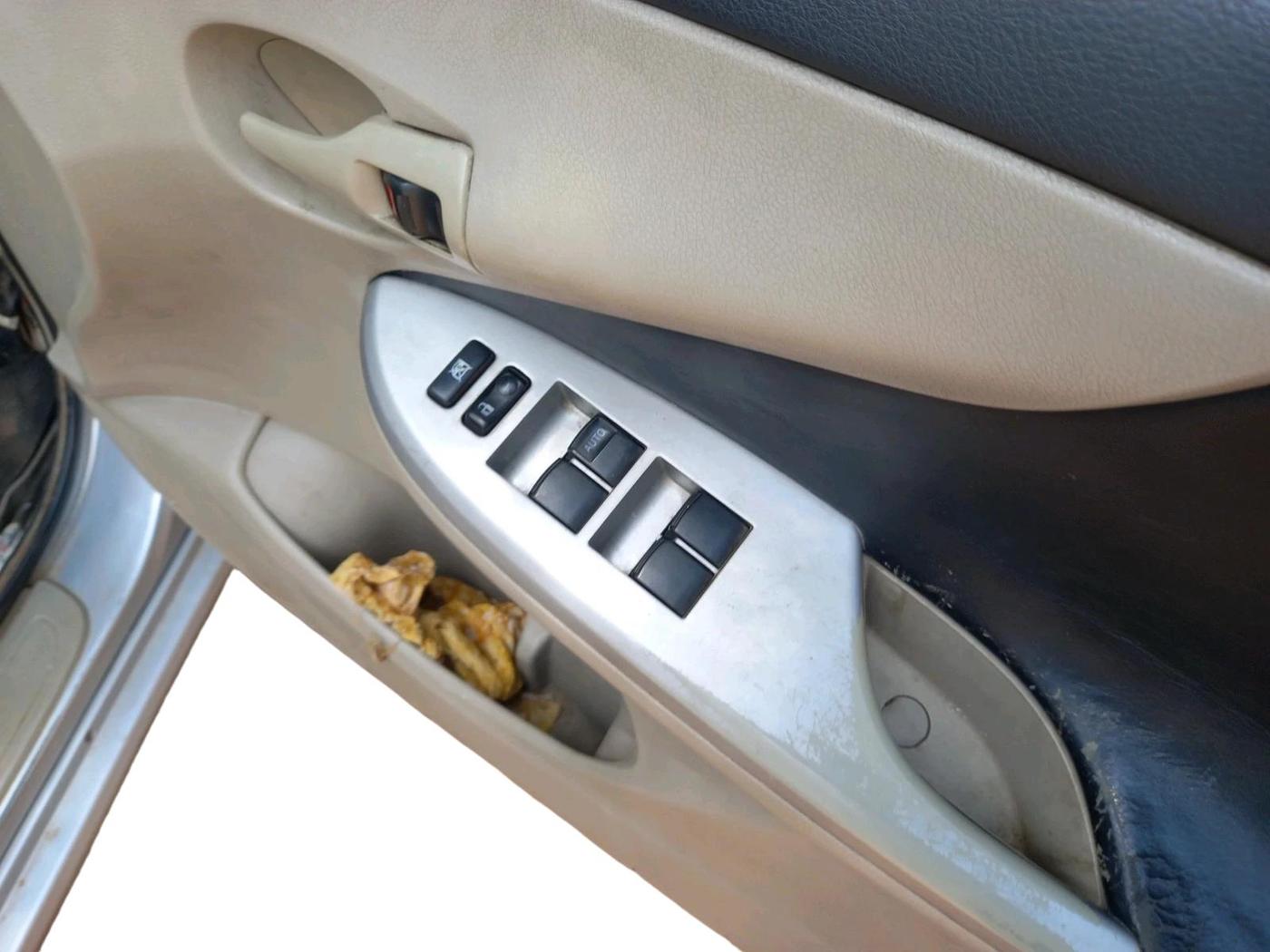 2011 Toyota Corolla Altis J DIESEL, Diesel, Manual, 2,23,852 km, interior