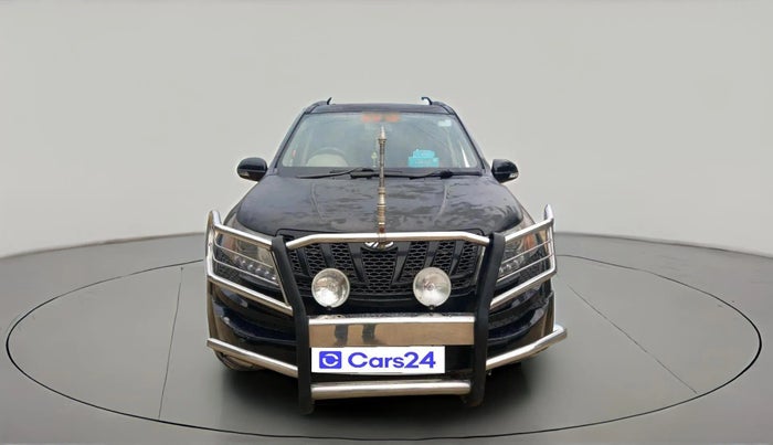 2013 Mahindra XUV500 W8, Diesel, Manual, 2,16,035 km, exterior