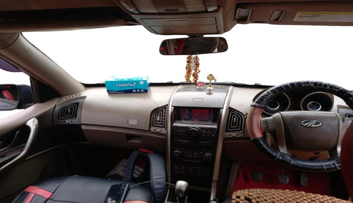 2013 Mahindra XUV500 W8, Diesel, Manual, 2,16,035 km, interior