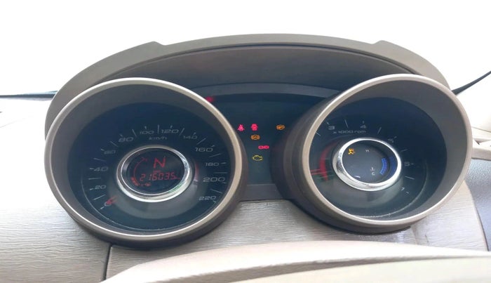 2013 Mahindra XUV500 W8, Diesel, Manual, 2,16,035 km, interior