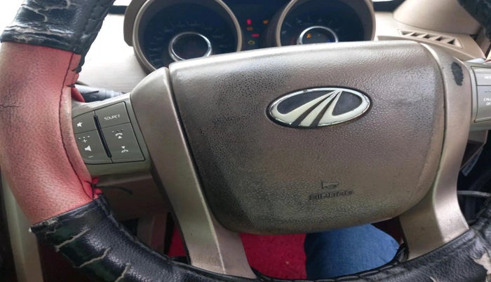 2013 Mahindra XUV500 W8, Diesel, Manual, 2,16,035 km, interior