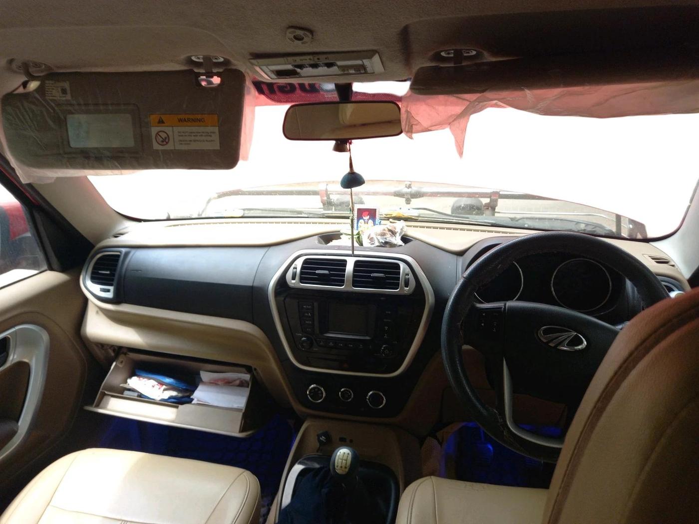 2017 Mahindra TUV300 T8, Diesel, Manual, 80,027 km, interior
