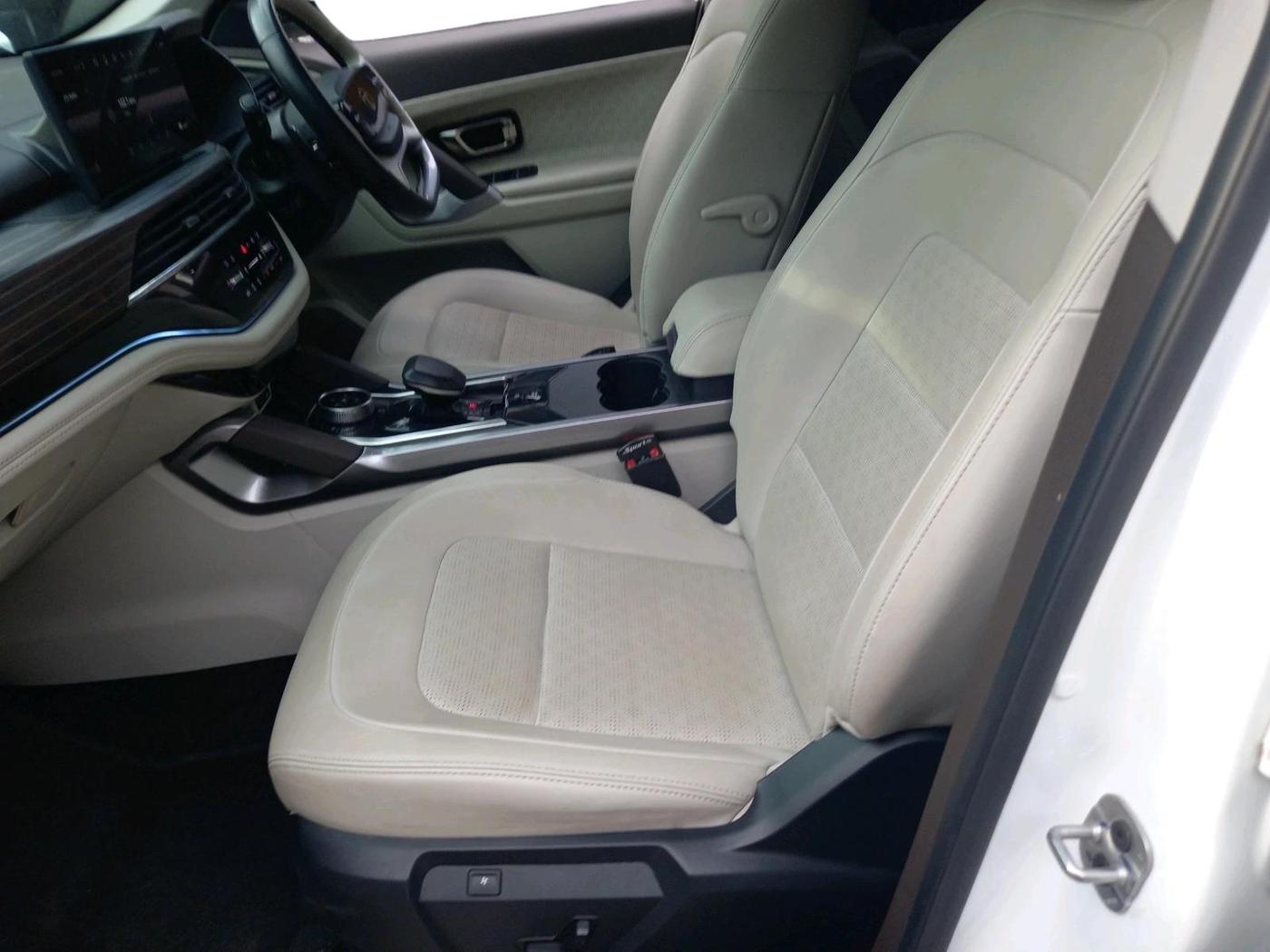 2025 Tata Safari ACCOMPLISHED PLUS DUAL TONE AT, Diesel, Automatic, 52,593 km, interior