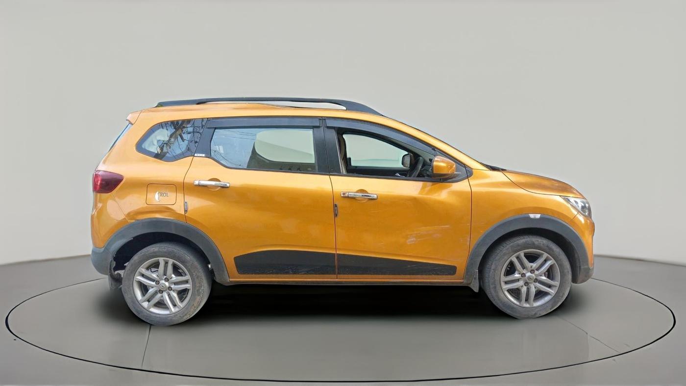 2021 Renault TRIBER RXZ, Petrol, Manual, 41,687 km, exterior