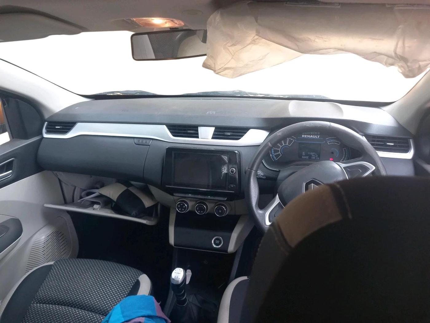 2021 Renault TRIBER RXZ, Petrol, Manual, 41,687 km, interior
