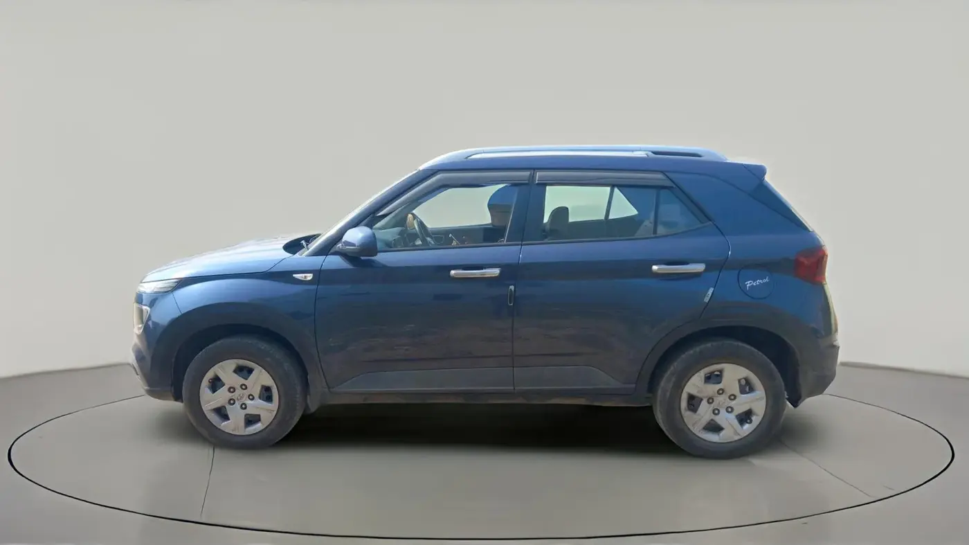 2021 Hyundai VENUE S 1.2, Petrol, Manual, 72,163 km, exterior